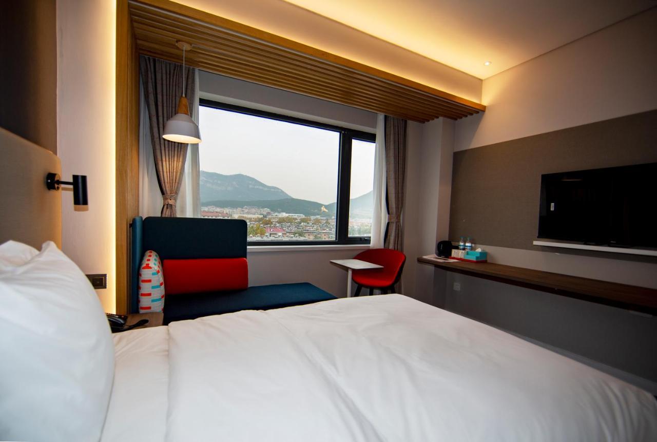 Holiday Inn Express Jinan Jingshi Road, An Ihg Hotel المظهر الخارجي الصورة