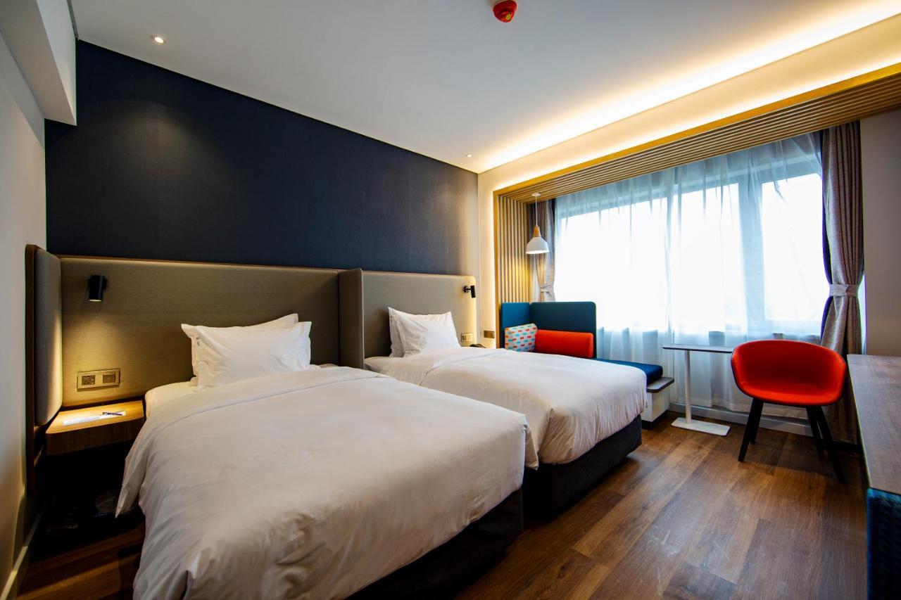 Holiday Inn Express Jinan Jingshi Road, An Ihg Hotel المظهر الخارجي الصورة