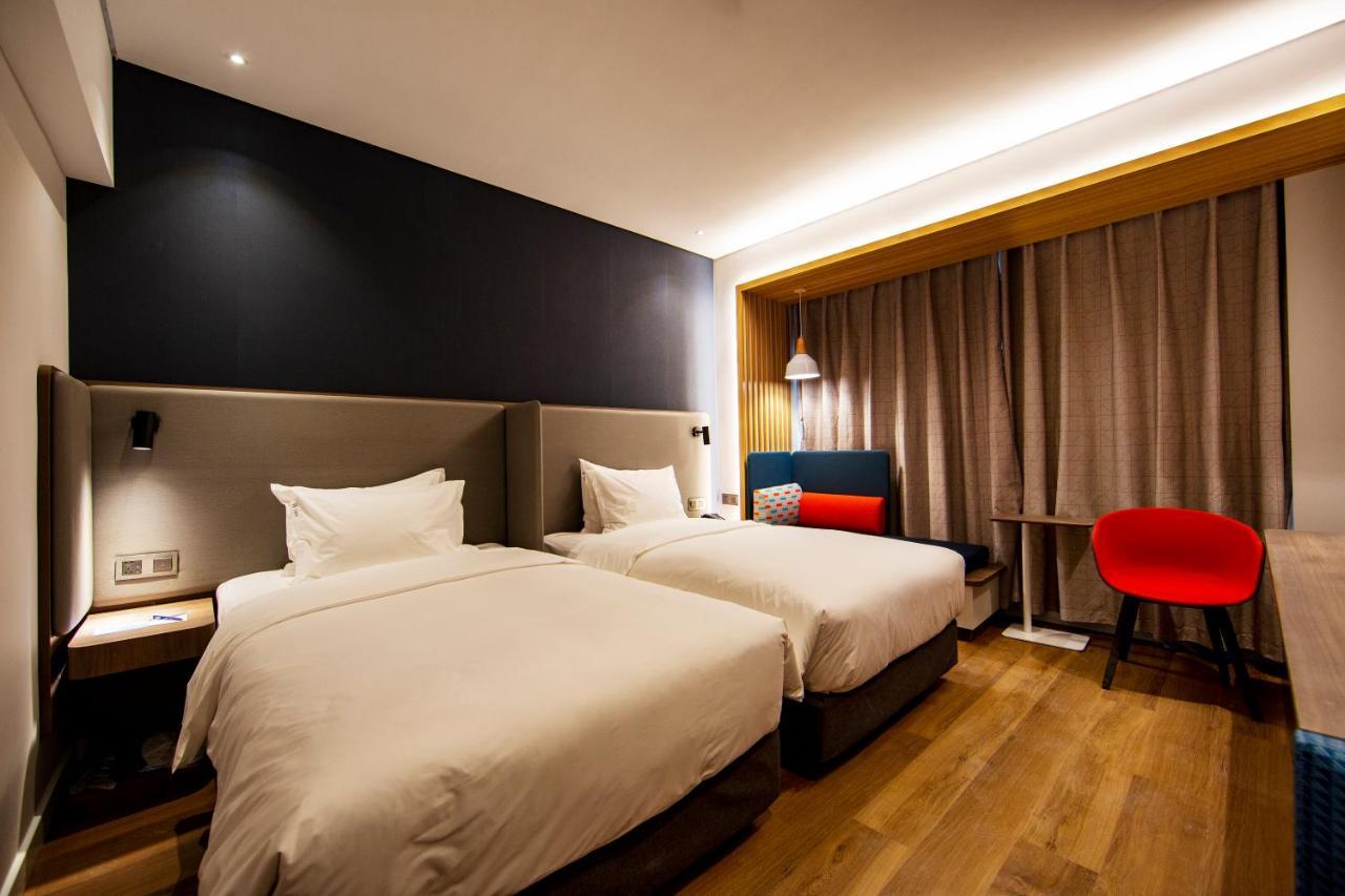 Holiday Inn Express Jinan Jingshi Road, An Ihg Hotel المظهر الخارجي الصورة