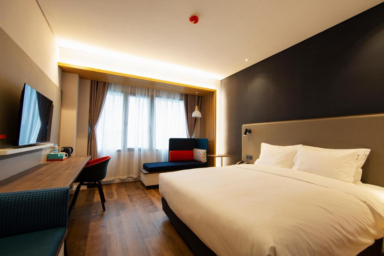 Holiday Inn Express Jinan Jingshi Road, An Ihg Hotel المظهر الخارجي الصورة