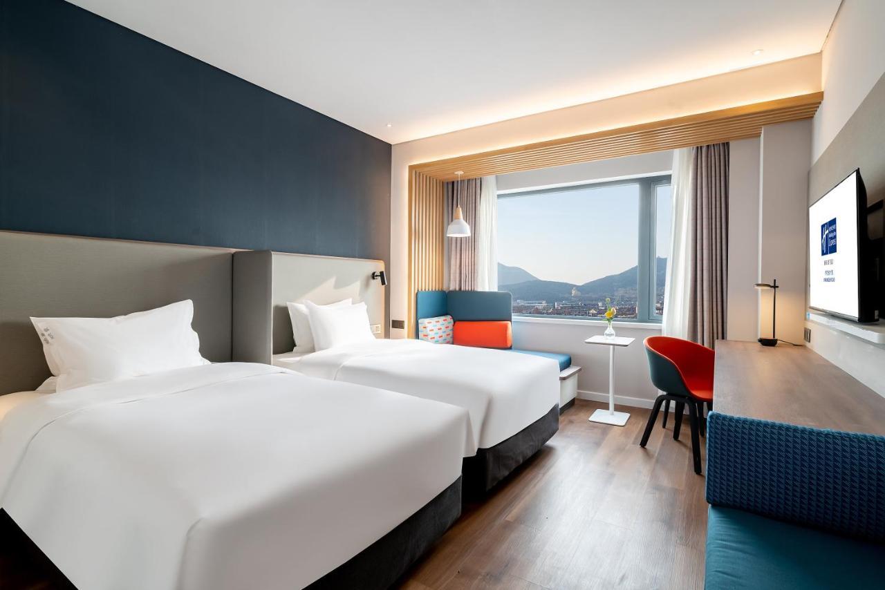 Holiday Inn Express Jinan Jingshi Road, An Ihg Hotel المظهر الخارجي الصورة