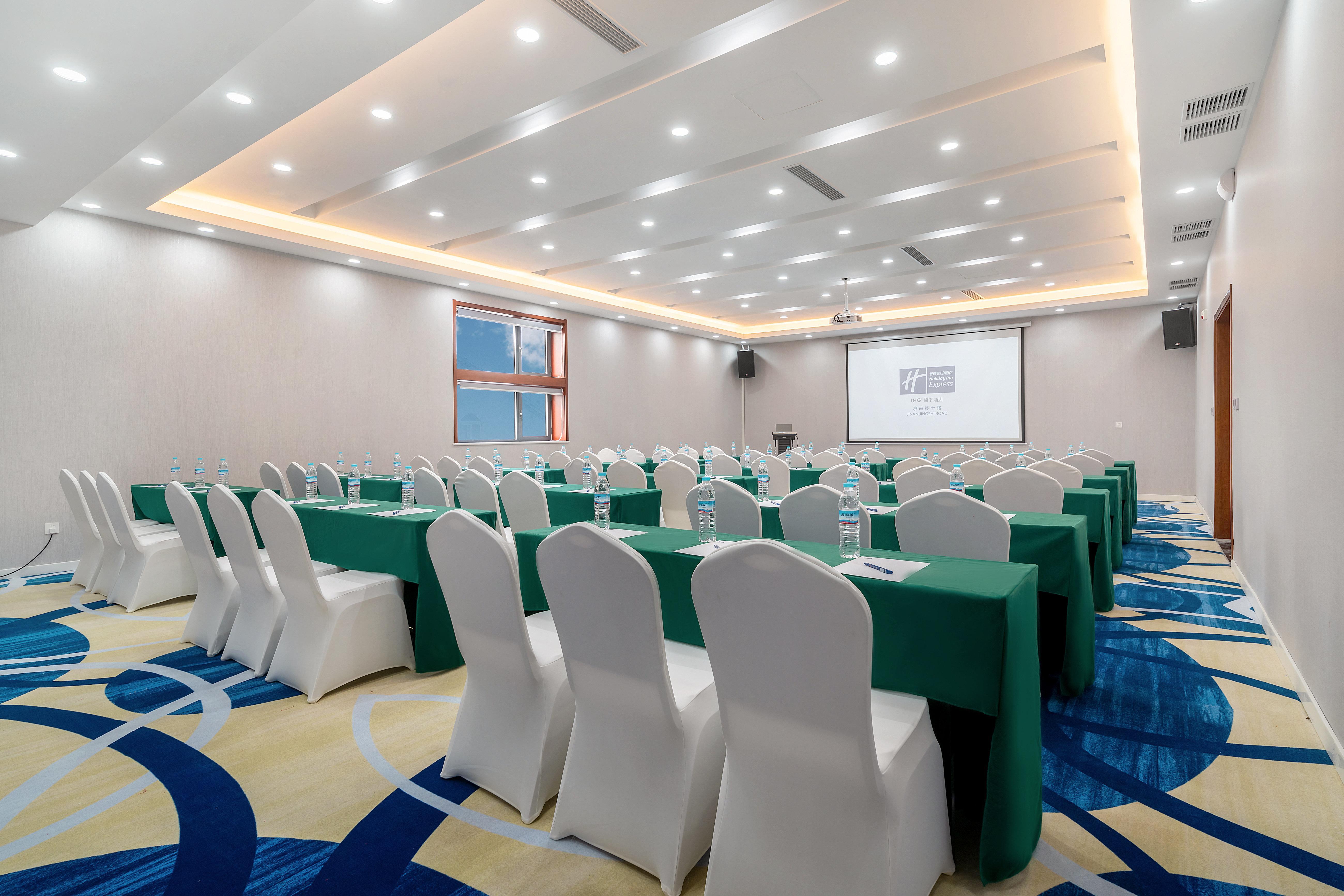 Holiday Inn Express Jinan Jingshi Road, An Ihg Hotel المظهر الخارجي الصورة