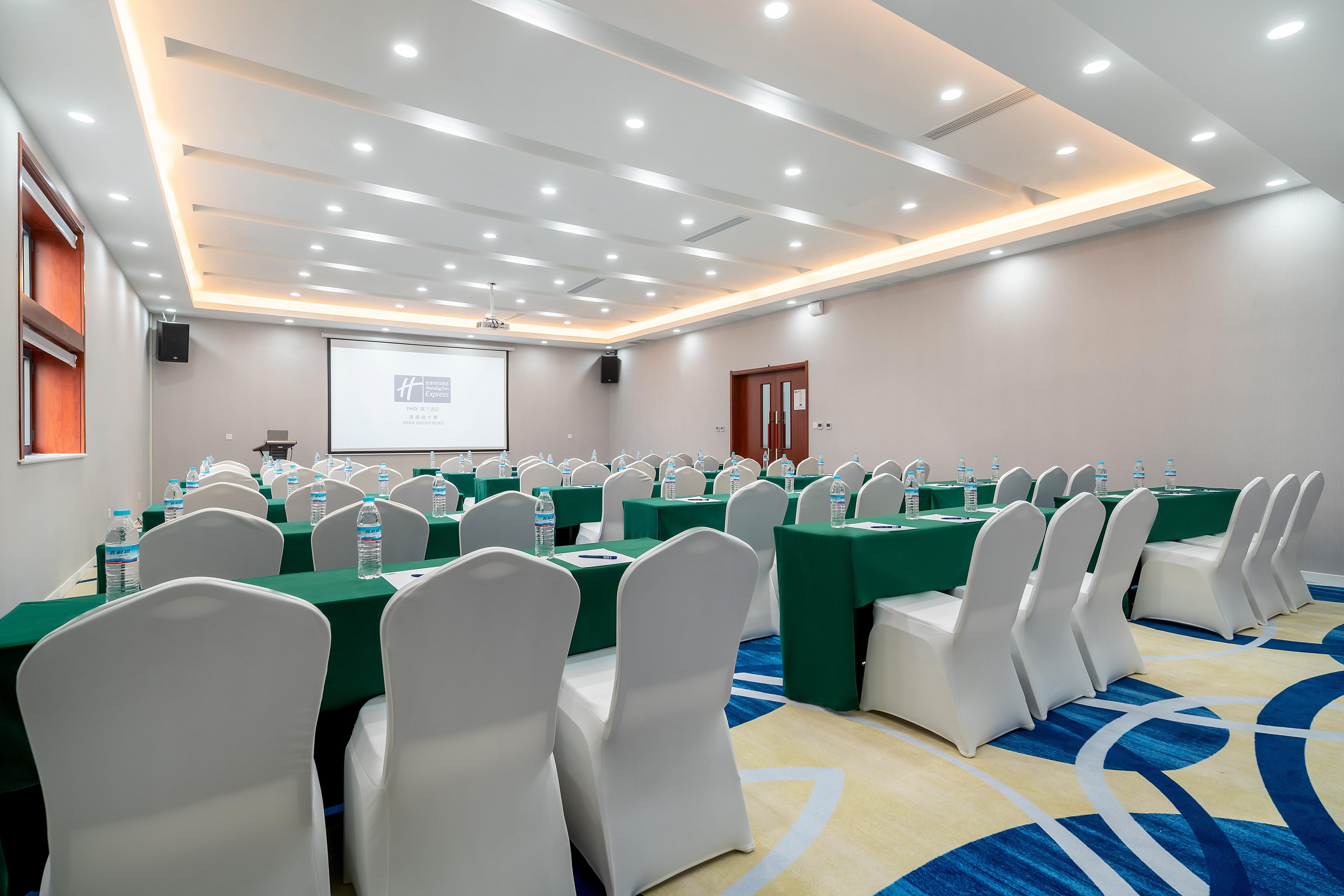 Holiday Inn Express Jinan Jingshi Road, An Ihg Hotel المظهر الخارجي الصورة